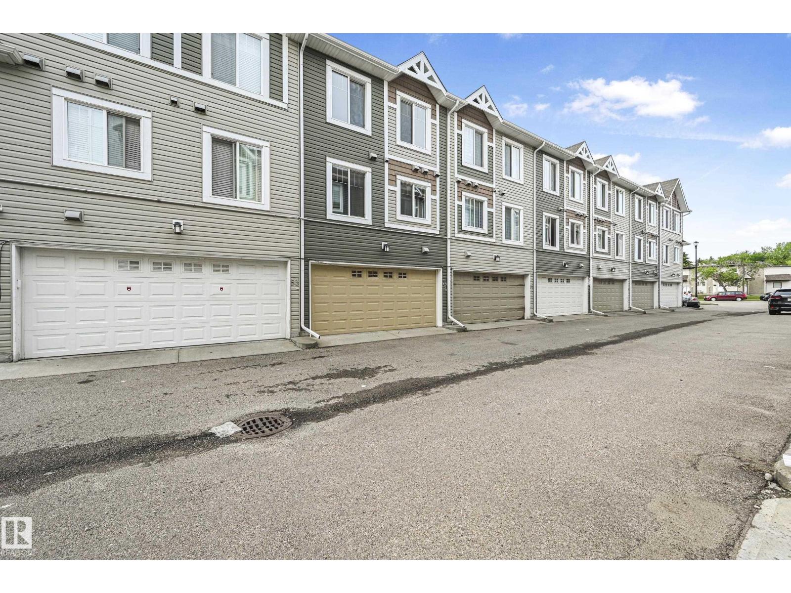 Photo 27 of 52 14621 121 St Nw, Edmonton AB