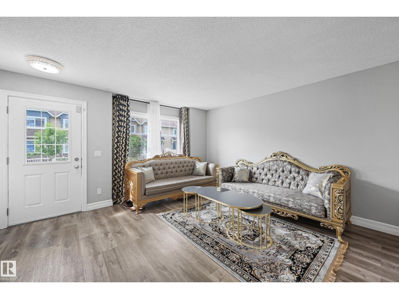 Photo 3 of 52 14621 121 St Nw, Edmonton AB