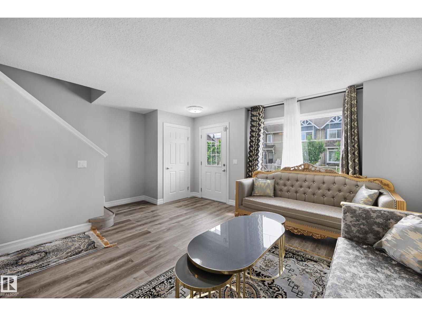 Photo 4 of 52 14621 121 St Nw, Edmonton AB
