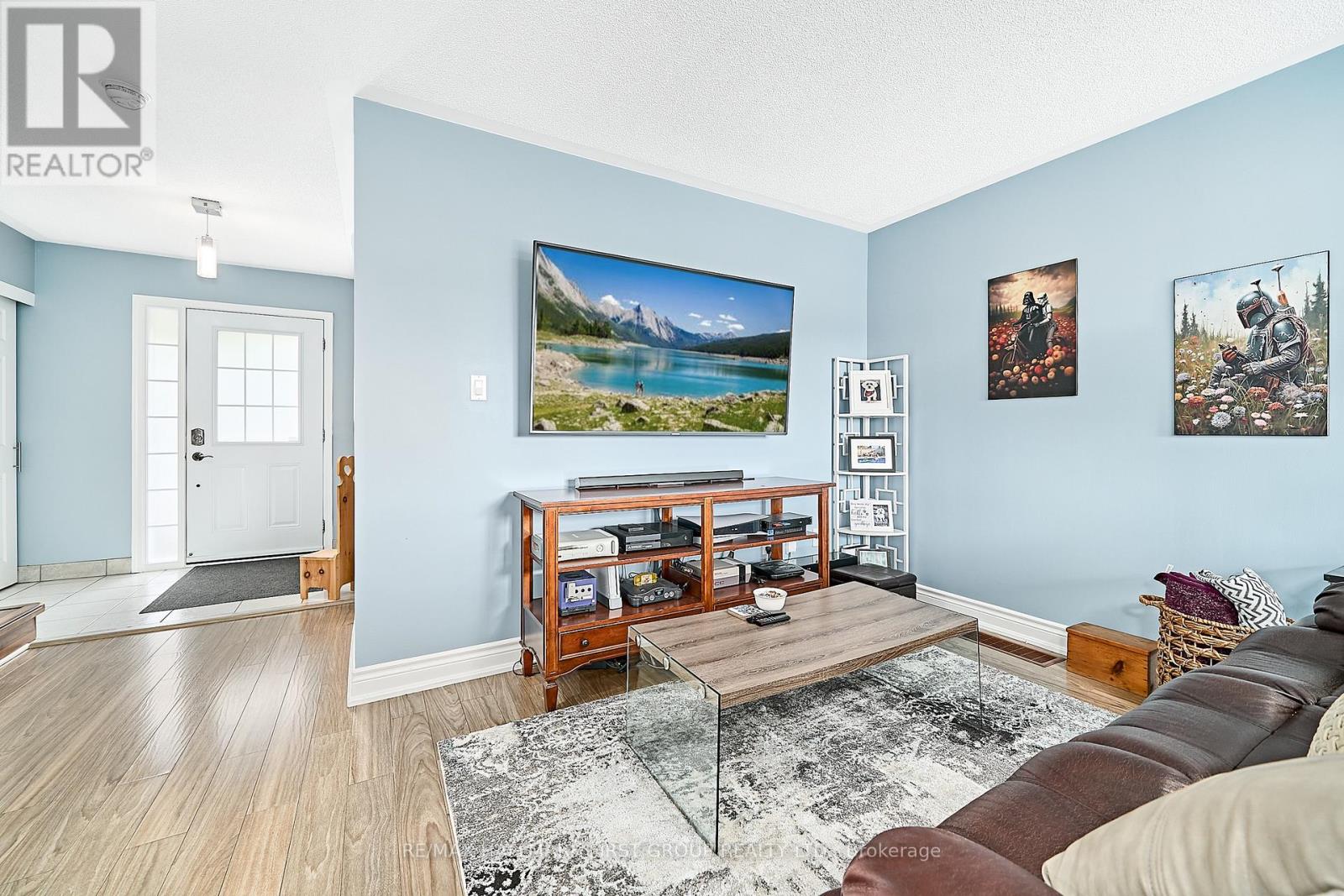 Photo 11 of 1089 Tilbury Street, Oshawa ON