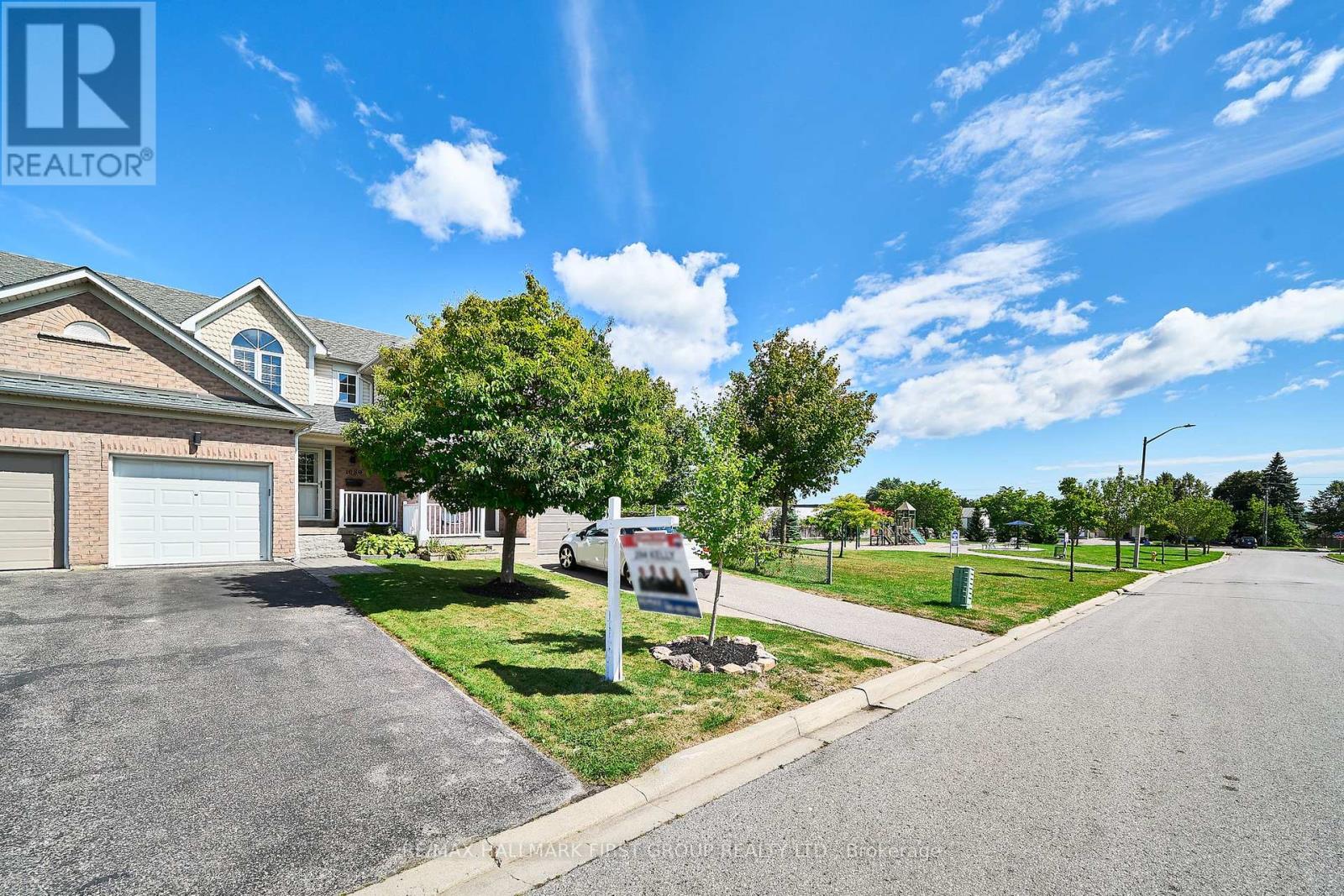 Photo 2 of 1089 Tilbury Street, Oshawa ON