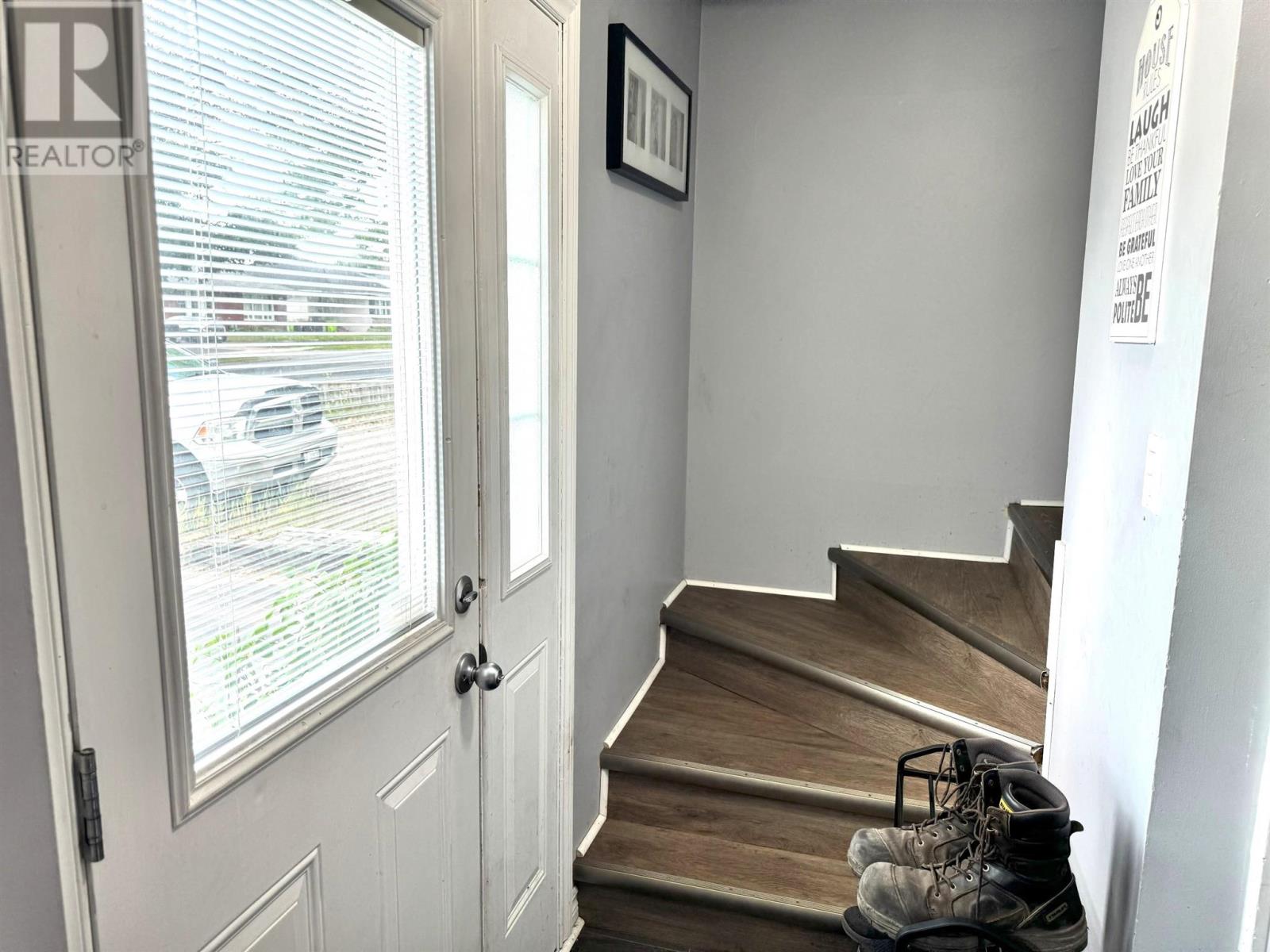 Photo 11 of 774 Pine St, Sault Ste Marie ON