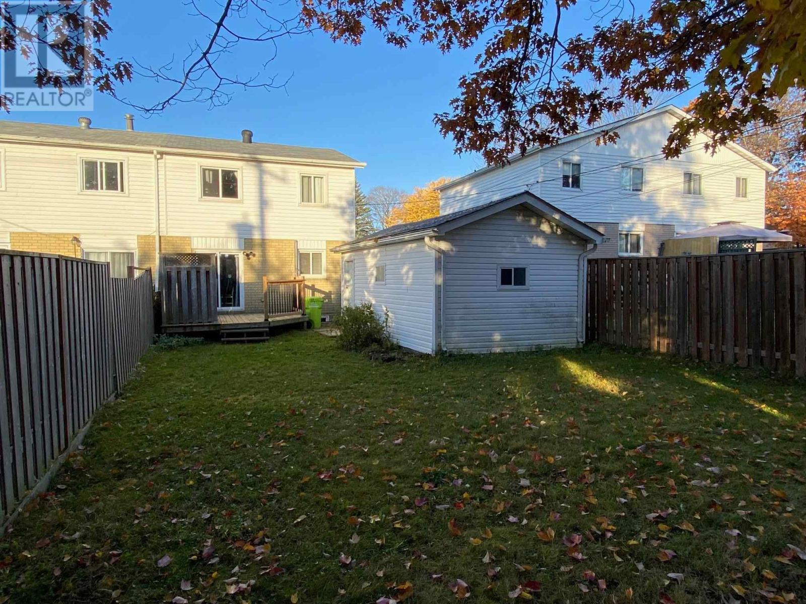 Photo 8 of 774 Pine St, Sault Ste Marie ON