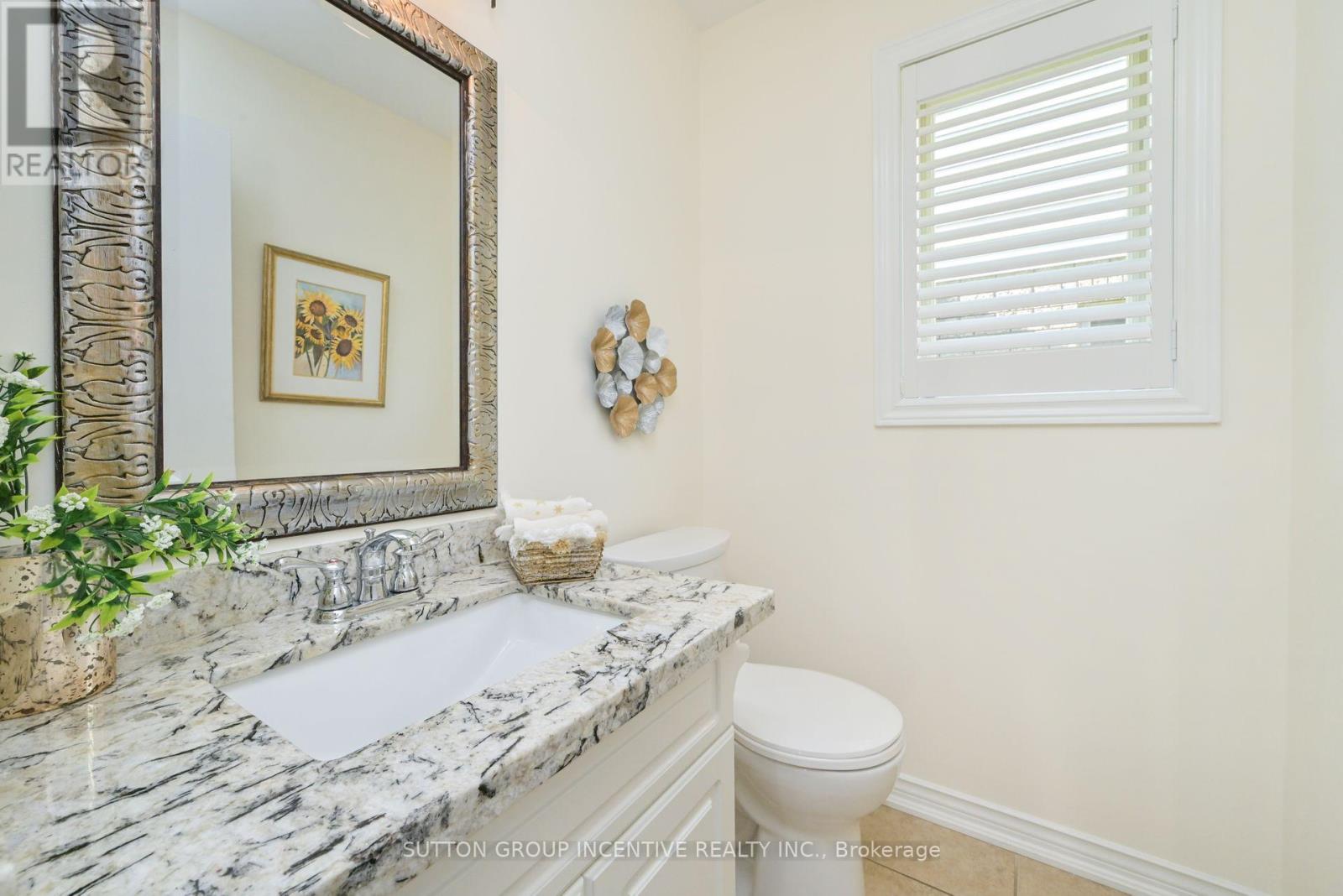 Photo 13 of 15 Sunset Boulevard, New Tecumseth ON