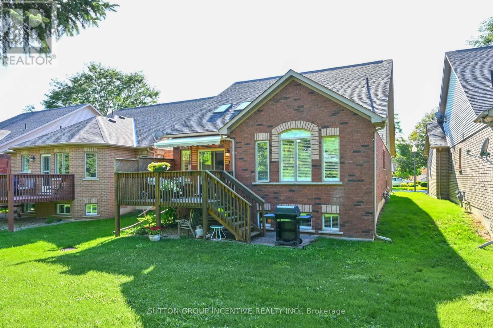 Photo 28 of 15 Sunset Boulevard, New Tecumseth ON