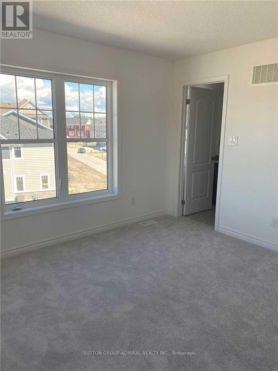 Photo 12 of 138 Village Gate Drive, Wasaga Beach ON