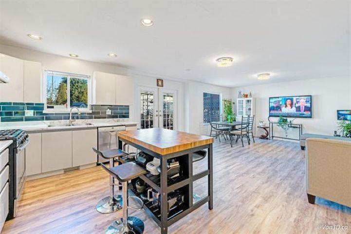 Photo 12 of 16123 86 Avenue, Surrey BC