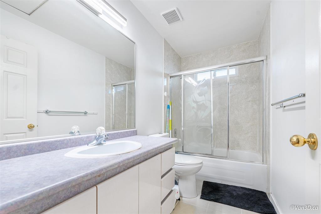 Photo 25 of 16123 86 Avenue, Surrey BC