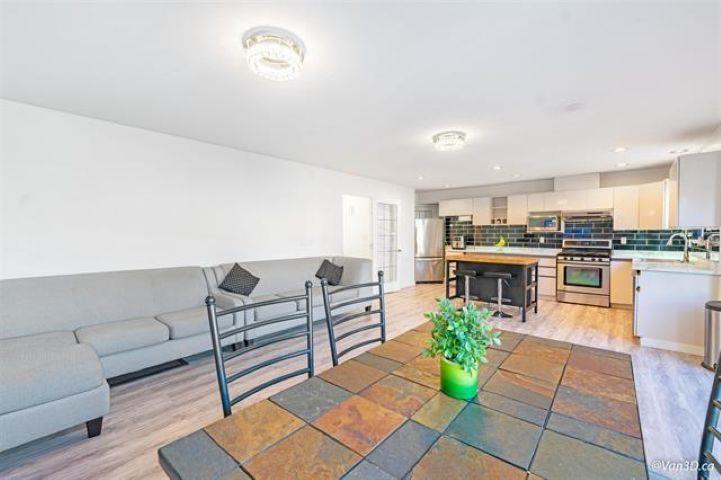 Photo 7 of 16123 86 Avenue, Surrey BC