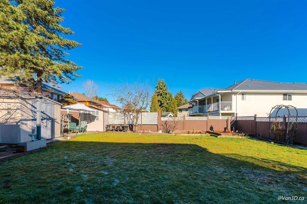 Photo 33 of 16123 86 Avenue, Surrey BC