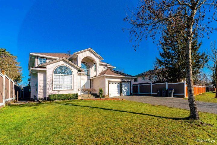 Photo 2 of 16123 86 Avenue, Surrey BC