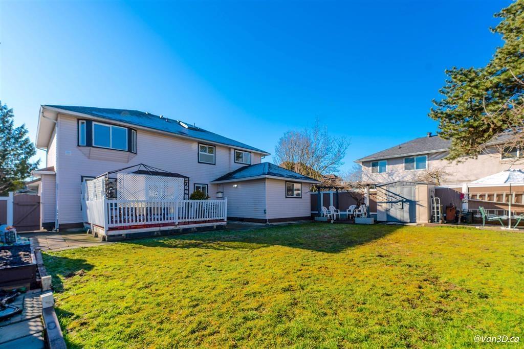 Photo 31 of 16123 86 Avenue, Surrey BC