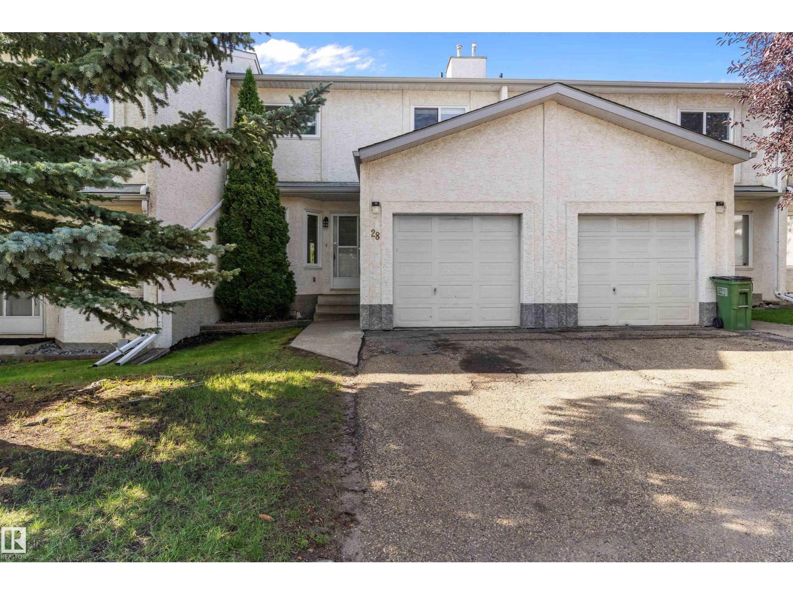 Photo 7 of 28 3520 60 St Nw, Edmonton AB