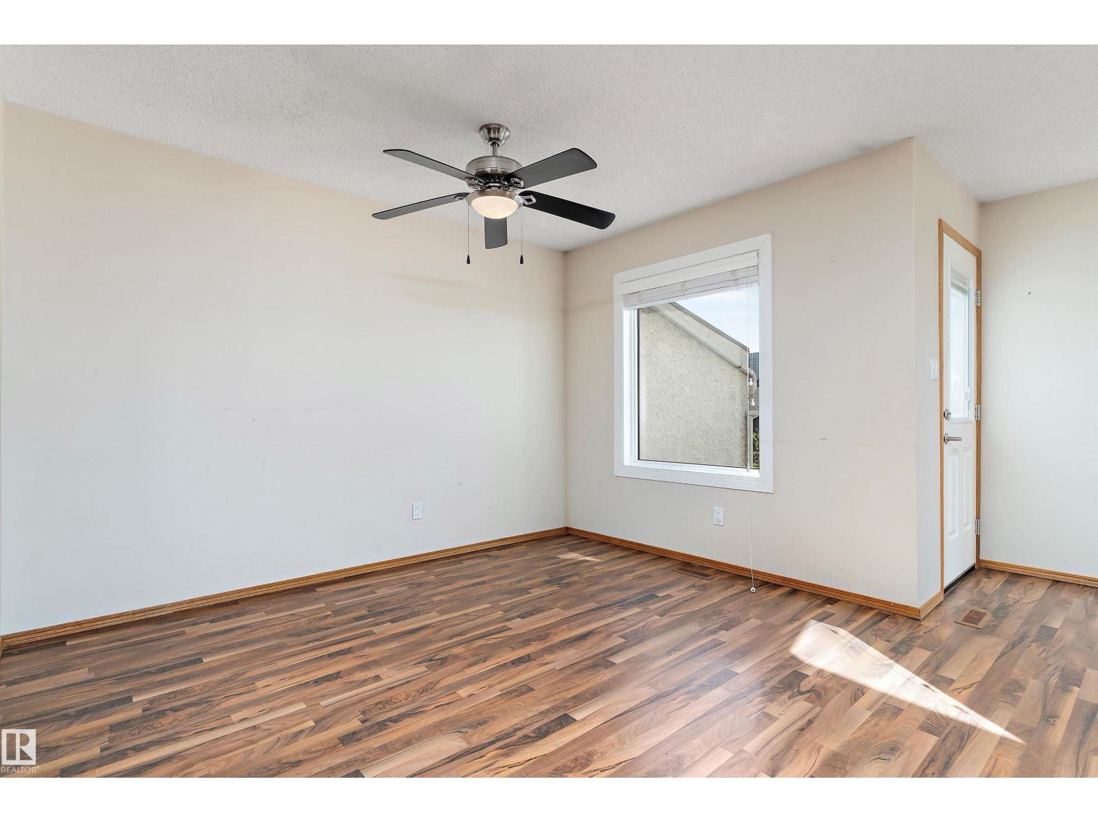 Photo 19 of 28 3520 60 St Nw, Edmonton AB