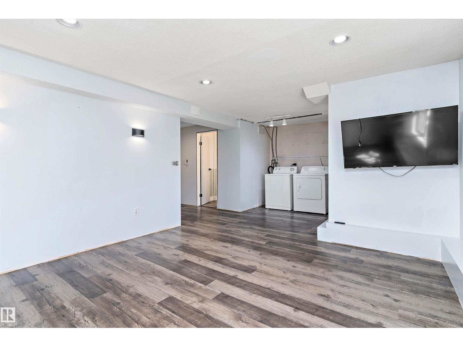 Photo 44 of 28 3520 60 St Nw, Edmonton AB