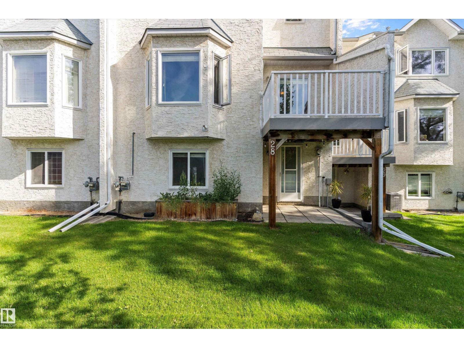 Photo 4 of 28 3520 60 St Nw, Edmonton AB