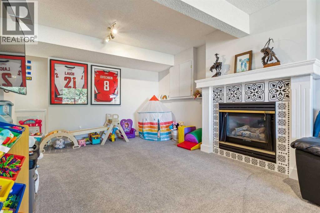 Single Family House for Sale in  Hidden Spring Close NW Hidden Valley Calgary 