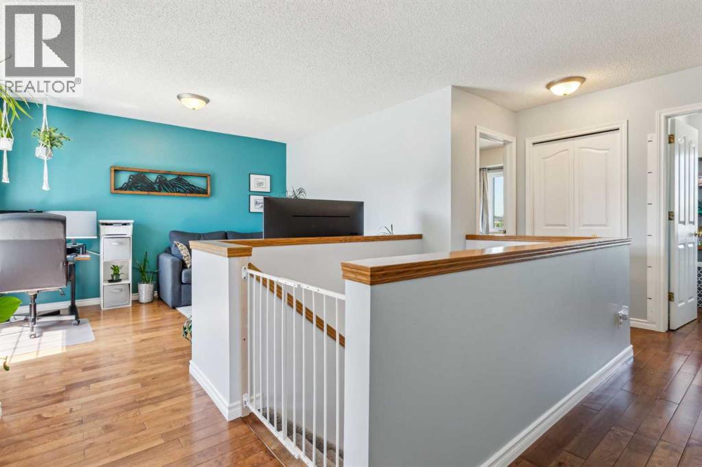 Single Family House for Sale in  Hidden Spring Close NW Hidden Valley Calgary 