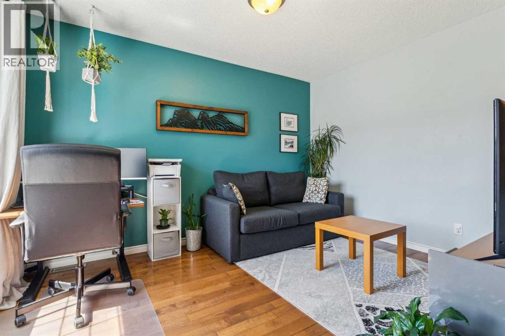 Single Family House for Sale in  Hidden Spring Close NW Hidden Valley Calgary 