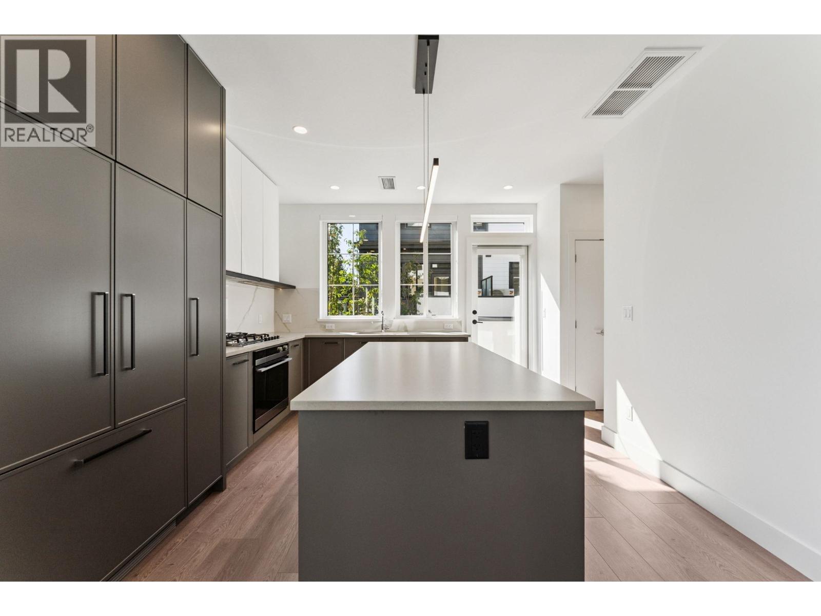 Photo 11 of 19 10188 No 1 Road, Richmond BC
