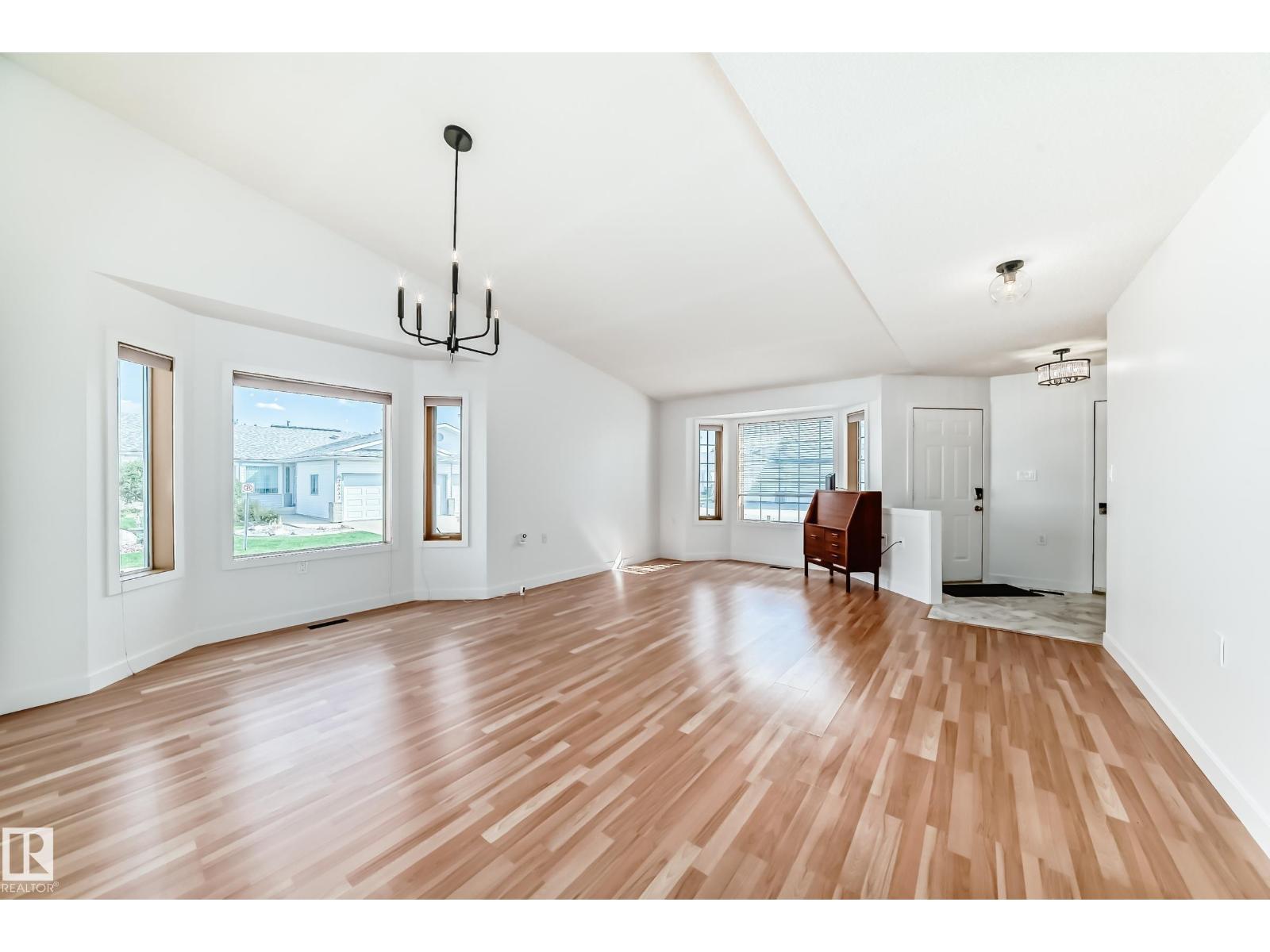 Photo 16 of 15571 59 A St Nw, Edmonton AB