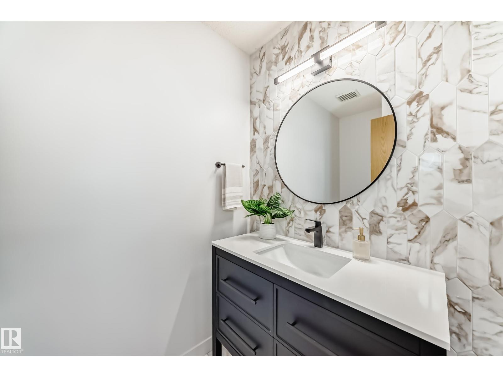 Photo 23 of 15571 59 A St Nw, Edmonton AB