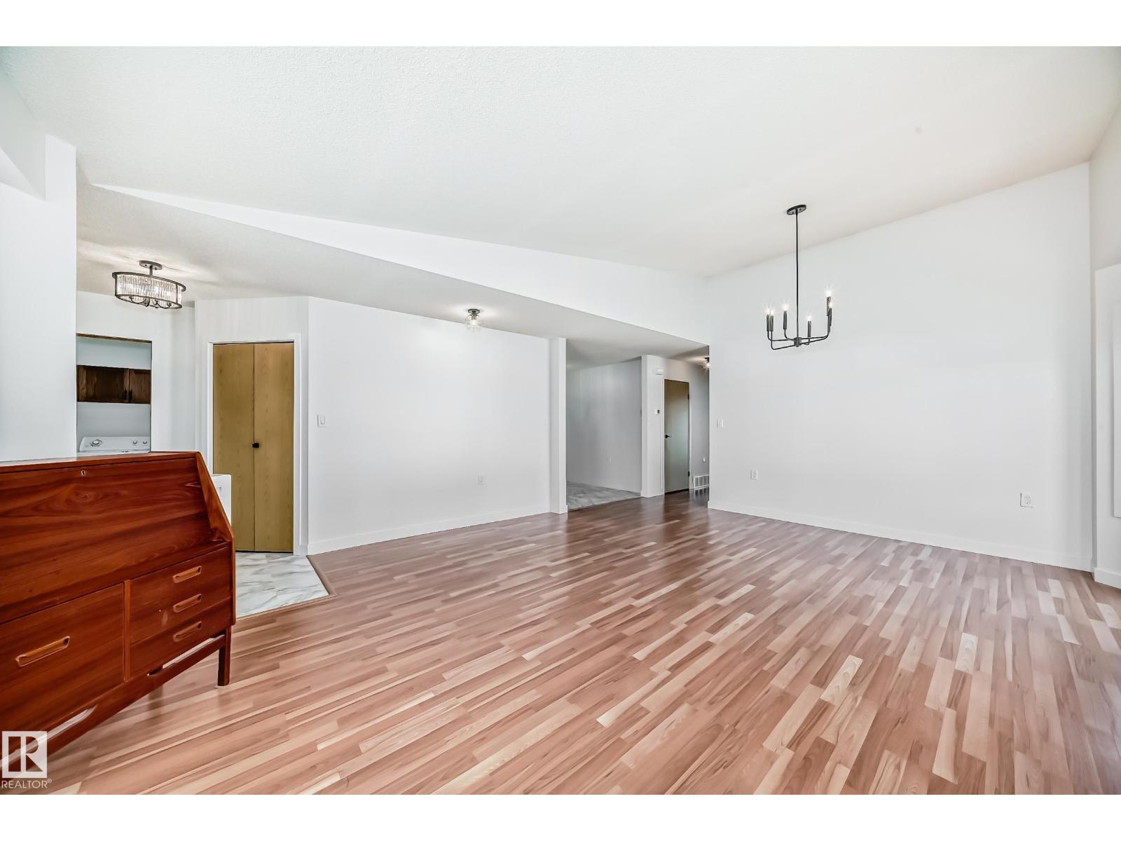 Photo 14 of 15571 59 A St Nw, Edmonton AB