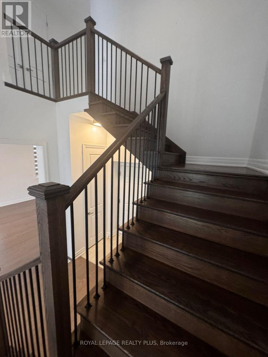 Photo 9 of 3150 Moss Gardens, Oakville ON
