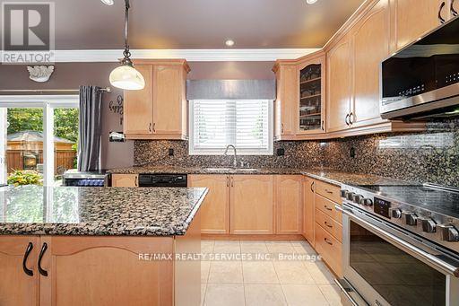 Photo 15 of 6 Hugo Road, Brampton ON