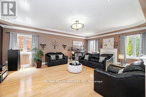 Photo 17 of 6 Hugo Road, Brampton ON