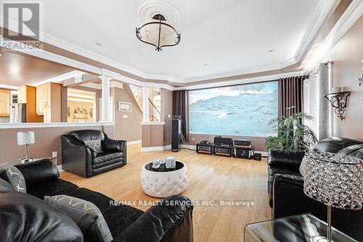 Photo 18 of 6 Hugo Road, Brampton ON