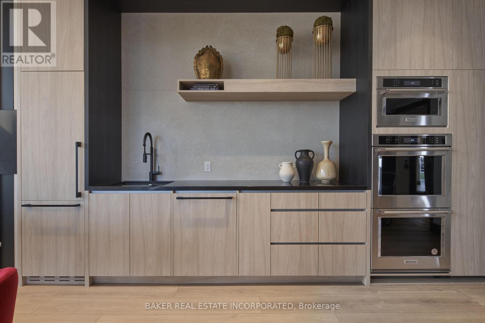 Photo 9 of 1801 260 Malta Avenue, Brampton ON