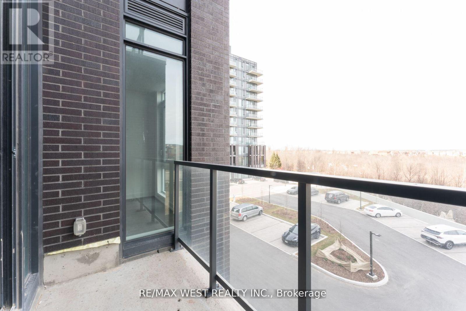 Photo 10 of 307 215 Veterans Drive, Brampton ON