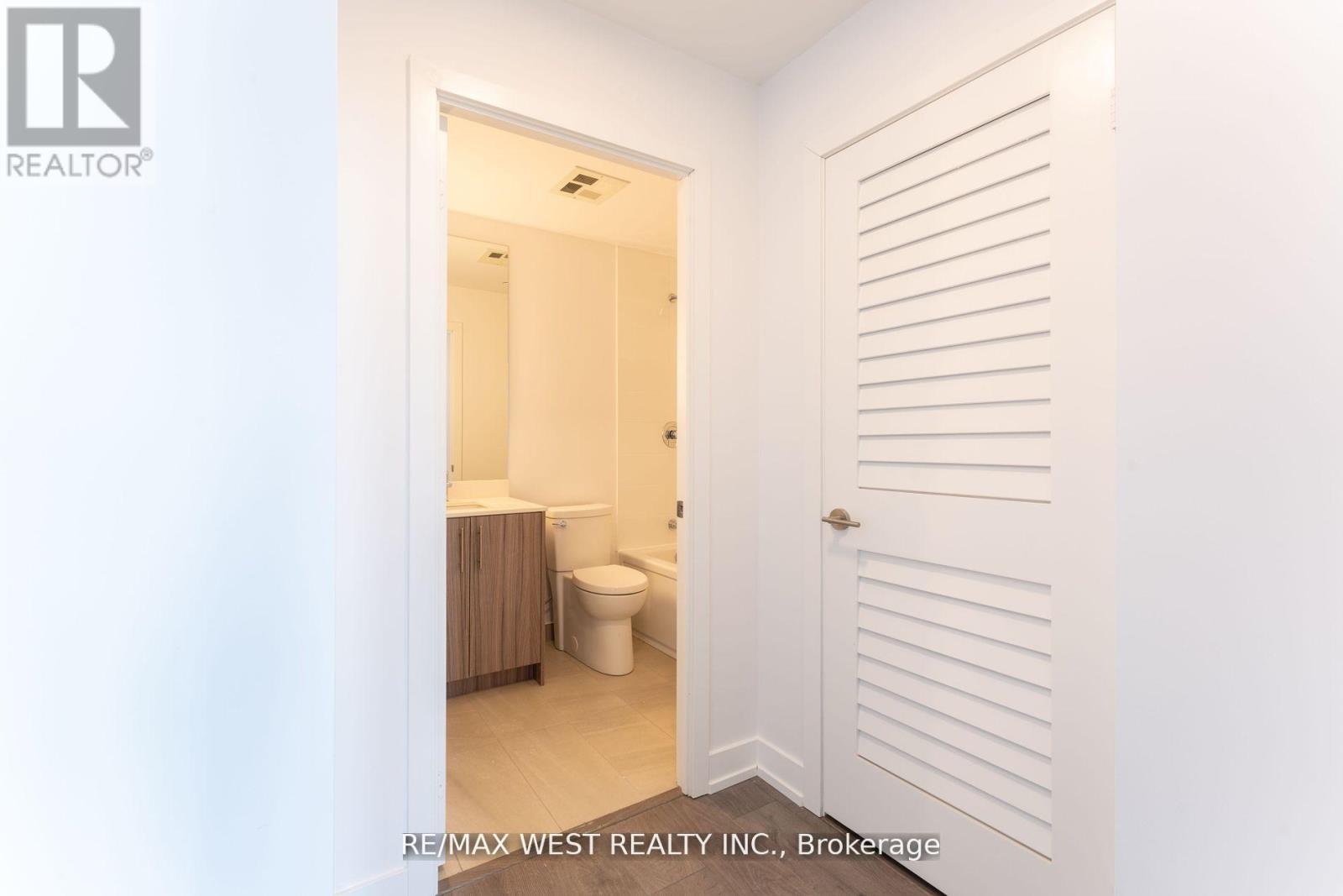 Photo 5 of 307 215 Veterans Drive, Brampton ON