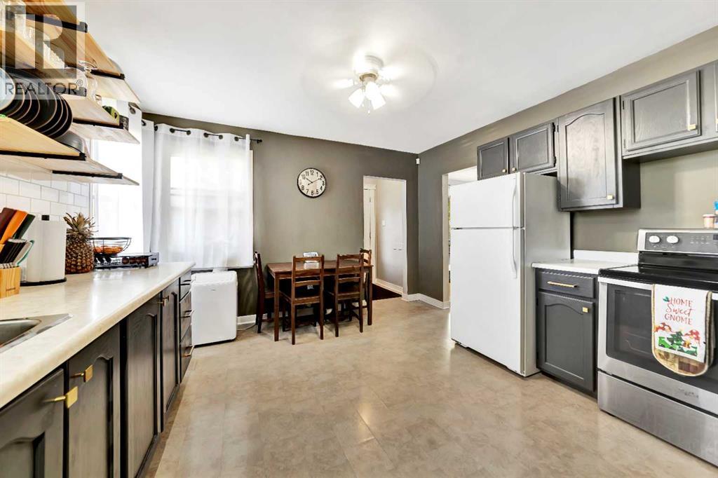 Photo 4 of 5519 49 Street, Lloydminster AB
