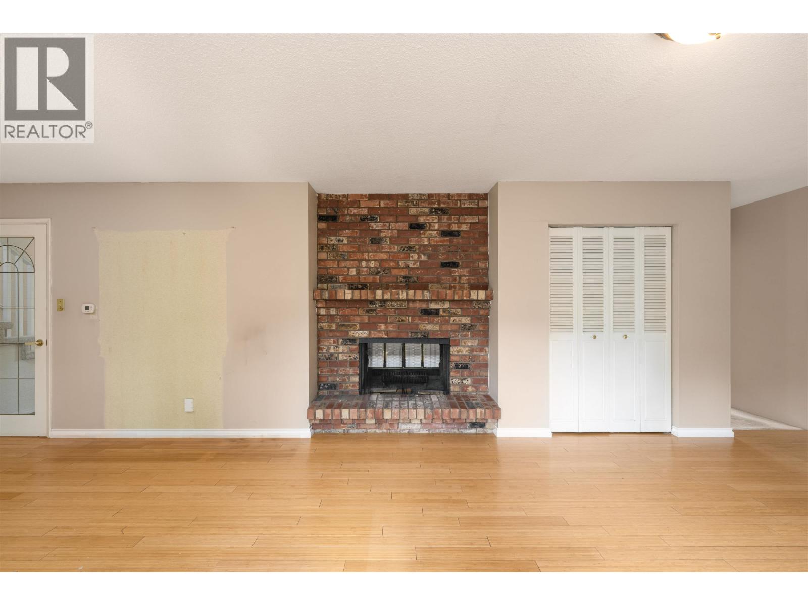 Photo 6 of 5270 1 Avenue, Delta BC