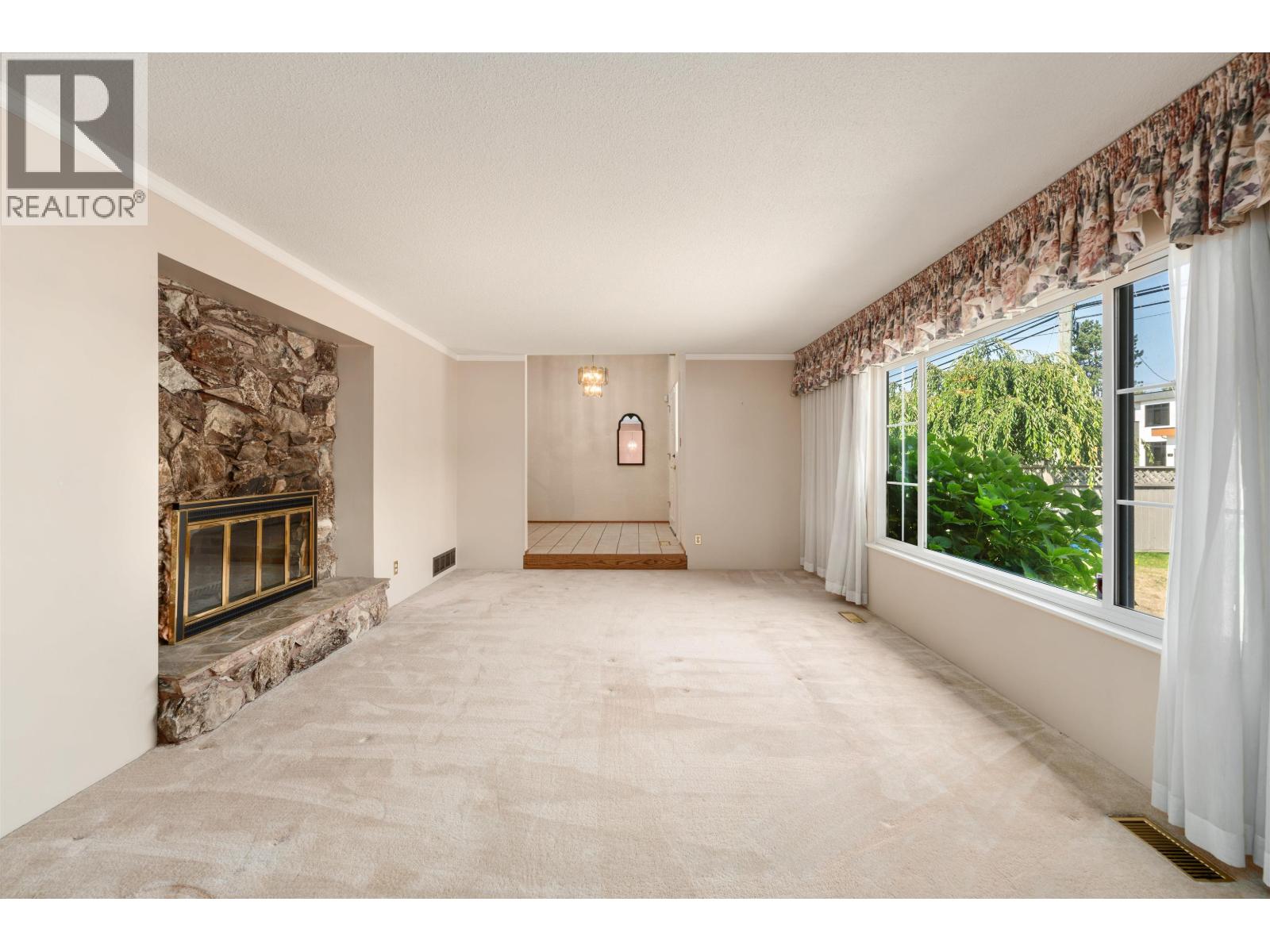 Photo 11 of 5270 1 Avenue, Delta BC