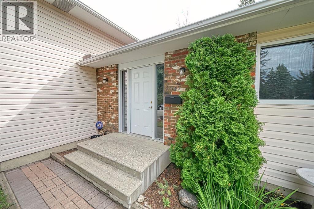 Photo 4 of 11147 Southdale Road Sw, Calgary AB