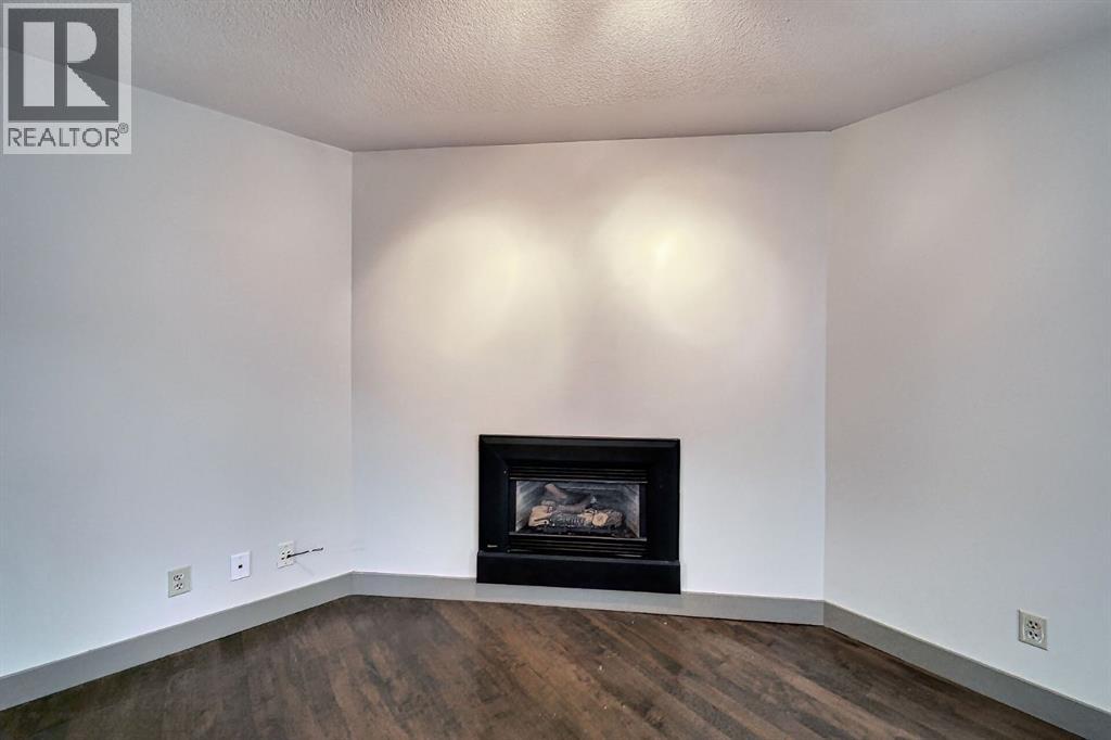 Photo 9 of 11147 Southdale Road Sw, Calgary AB