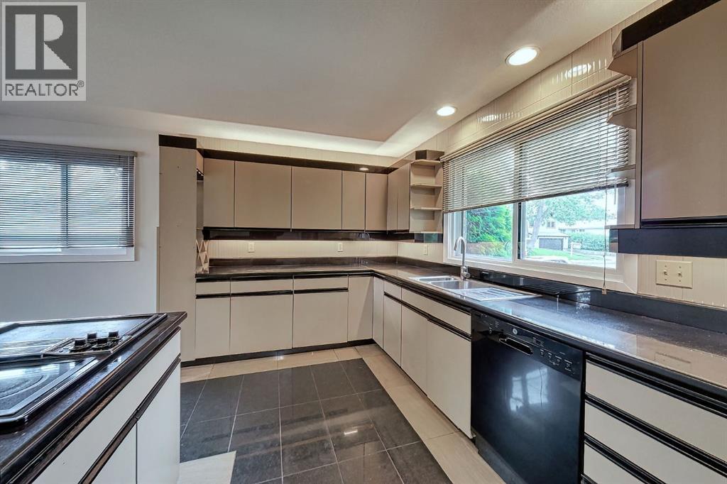 Photo 17 of 11147 Southdale Road Sw, Calgary AB