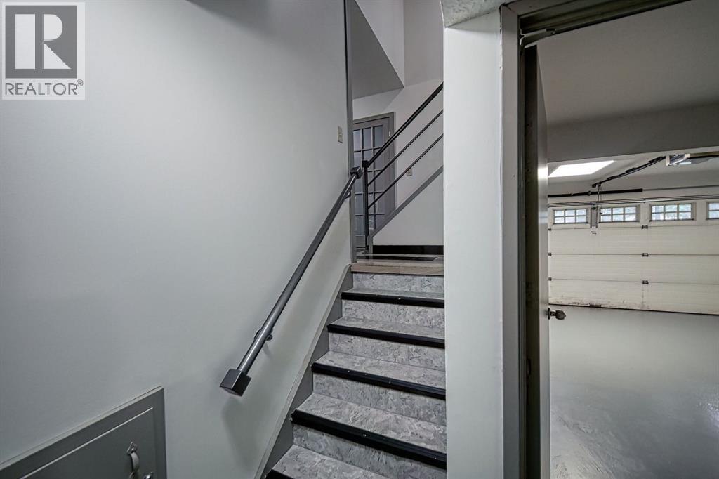 Photo 33 of 11147 Southdale Road Sw, Calgary AB