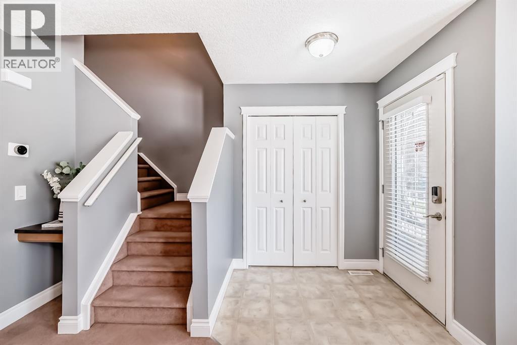 Photo 4 of 33 Covepark Road Ne, Calgary AB
