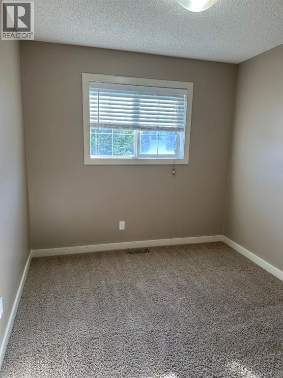 Photo 10 of 571 Panatella Boulevard Nw, Calgary AB