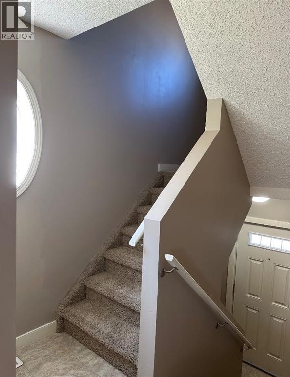 Photo 5 of 571 Panatella Boulevard Nw, Calgary AB