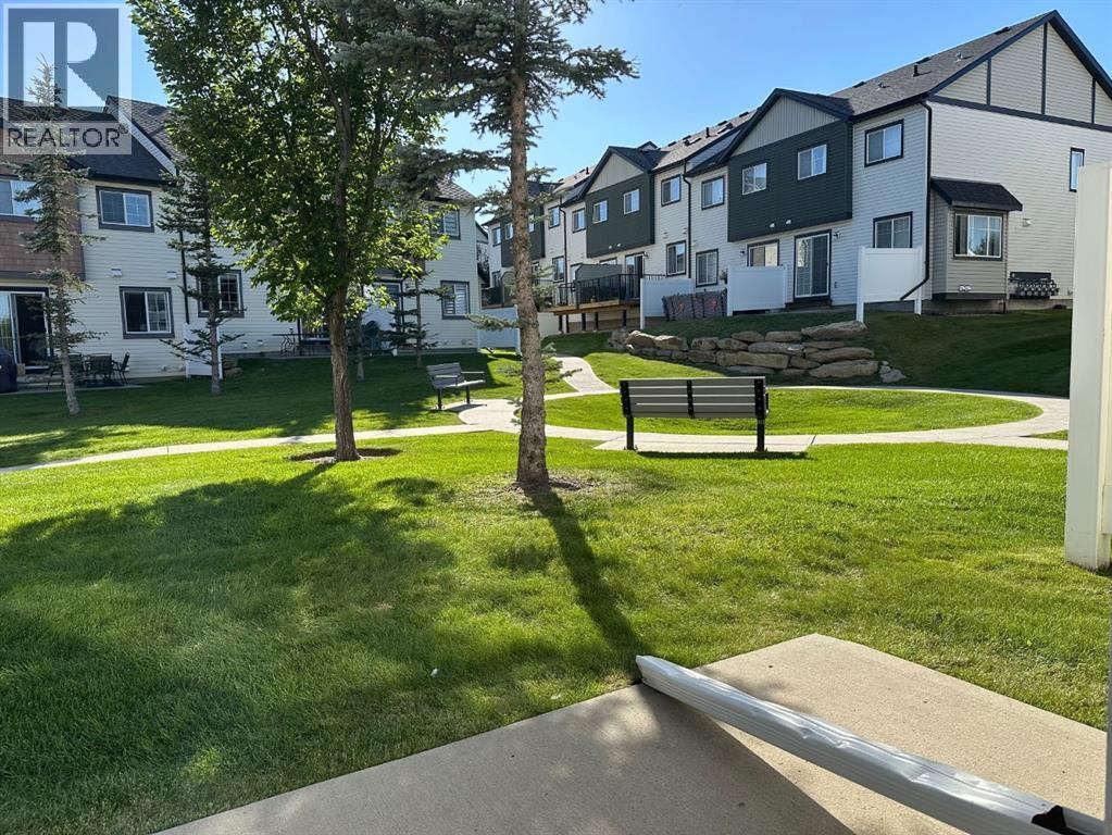 Photo 18 of 571 Panatella Boulevard Nw, Calgary AB
