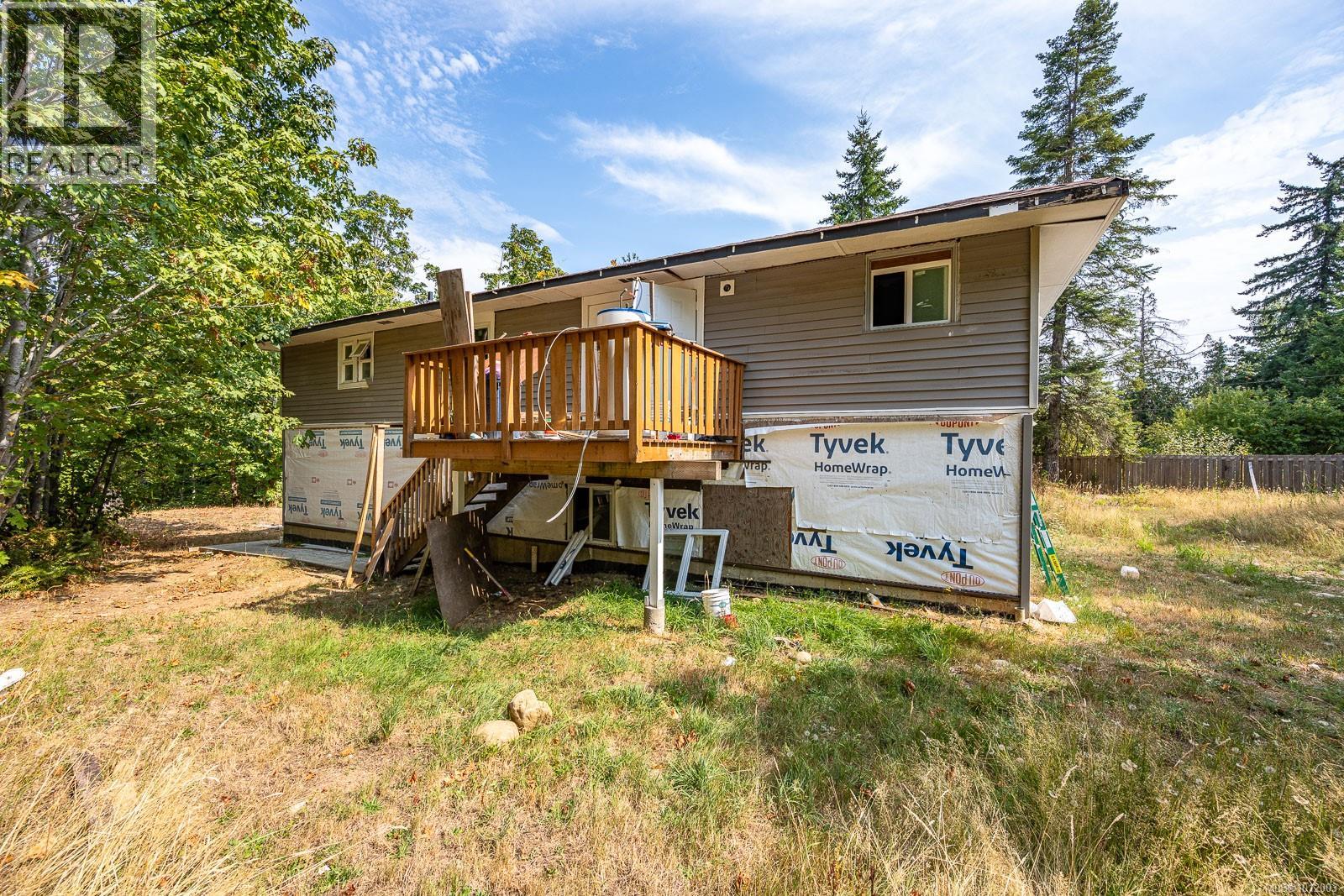 Photo 10 of 7390 Cougar Smith Rd, Fanny Bay BC