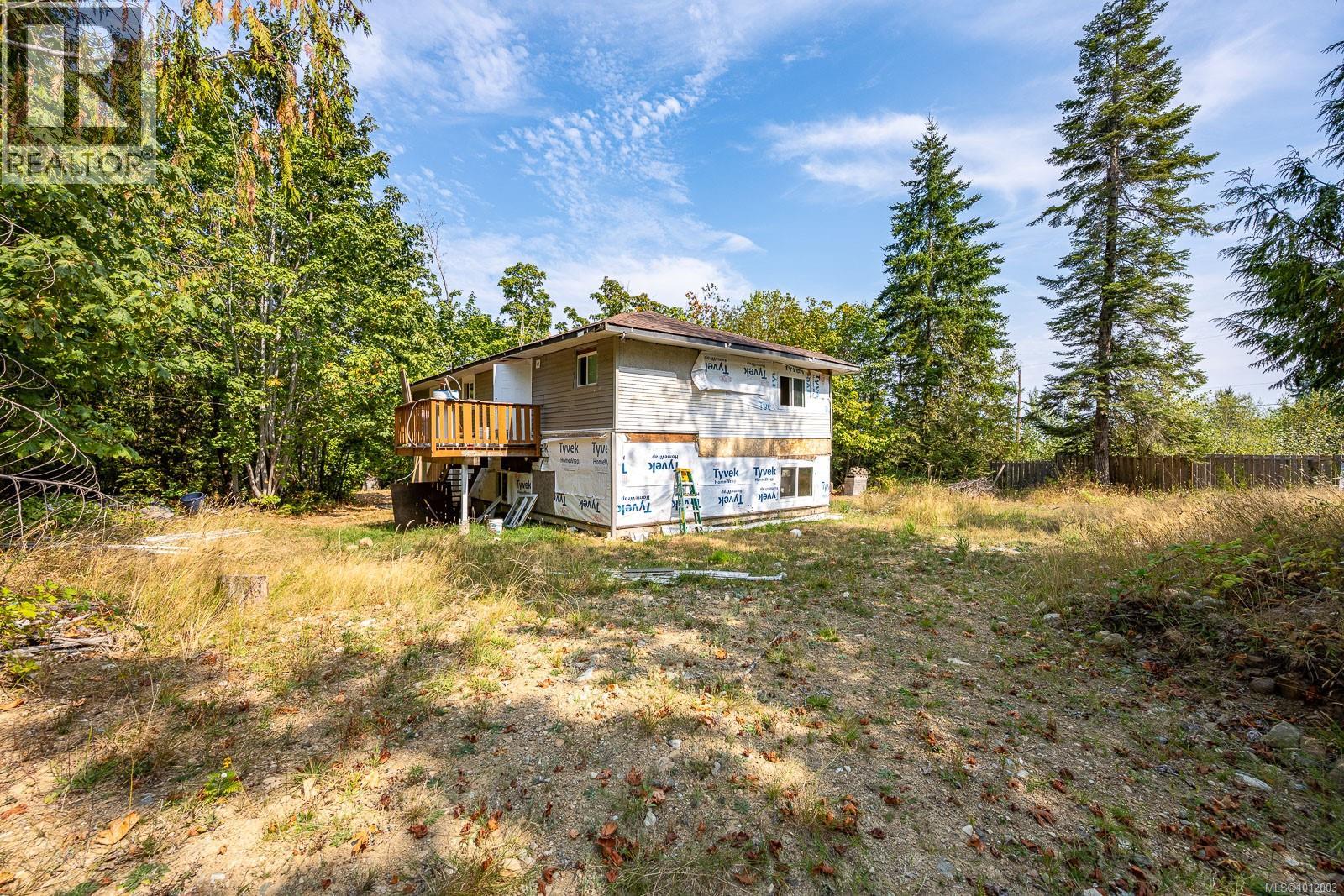 Photo 9 of 7390 Cougar Smith Rd, Fanny Bay BC