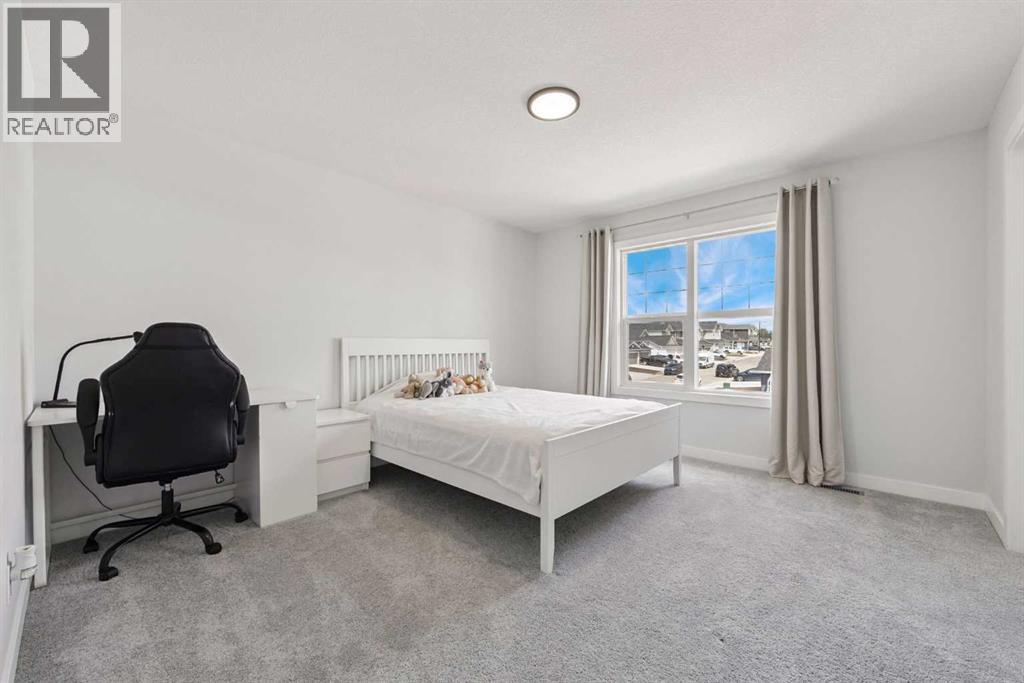 Photo 33 of 49 Emerson Crescent, Okotoks AB