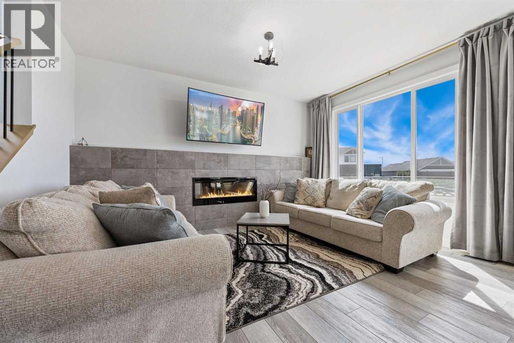 Photo 1 of 49 Emerson Crescent, Okotoks AB