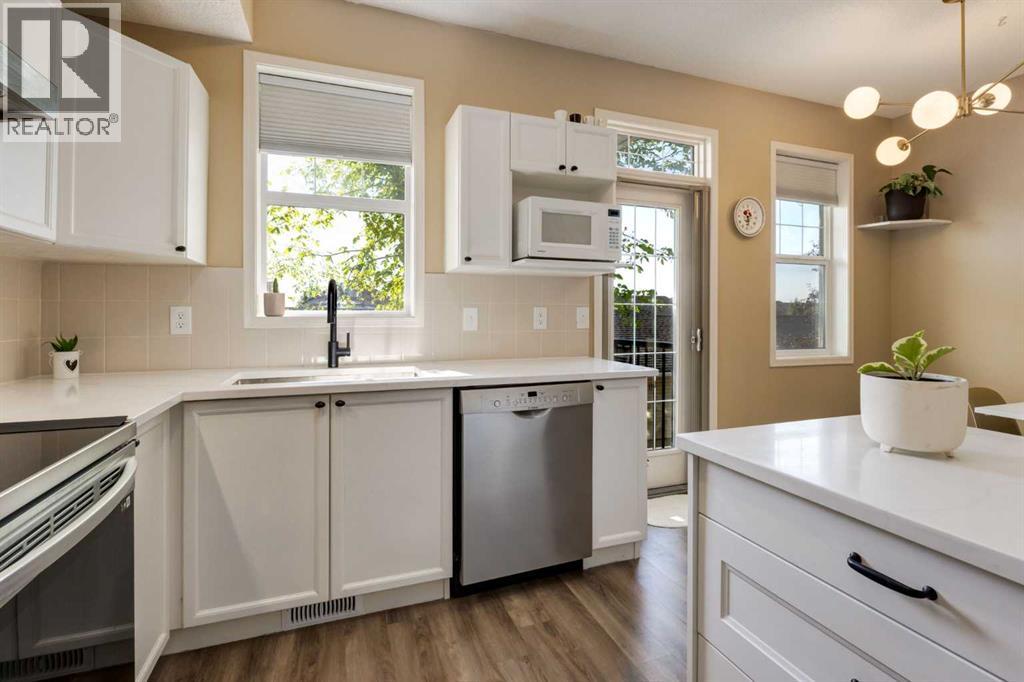 Photo 13 of 7 29 Springborough Boulevard Sw, Calgary AB